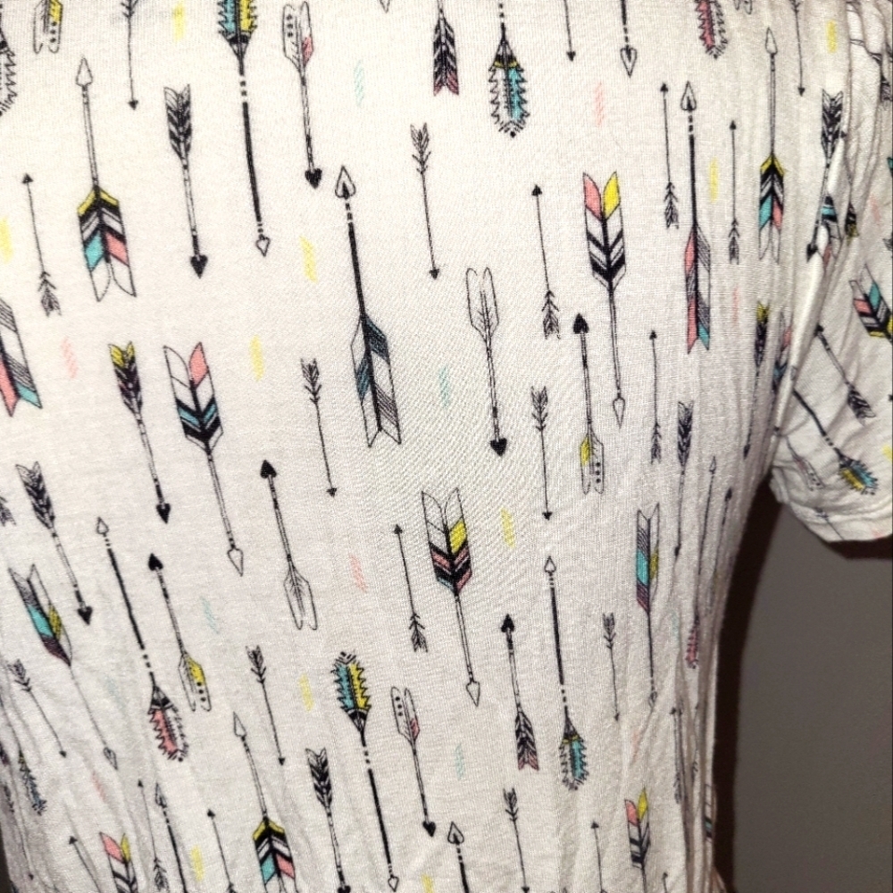 Arrow V-Neck Tee by Mudd - Picture 5 of 14